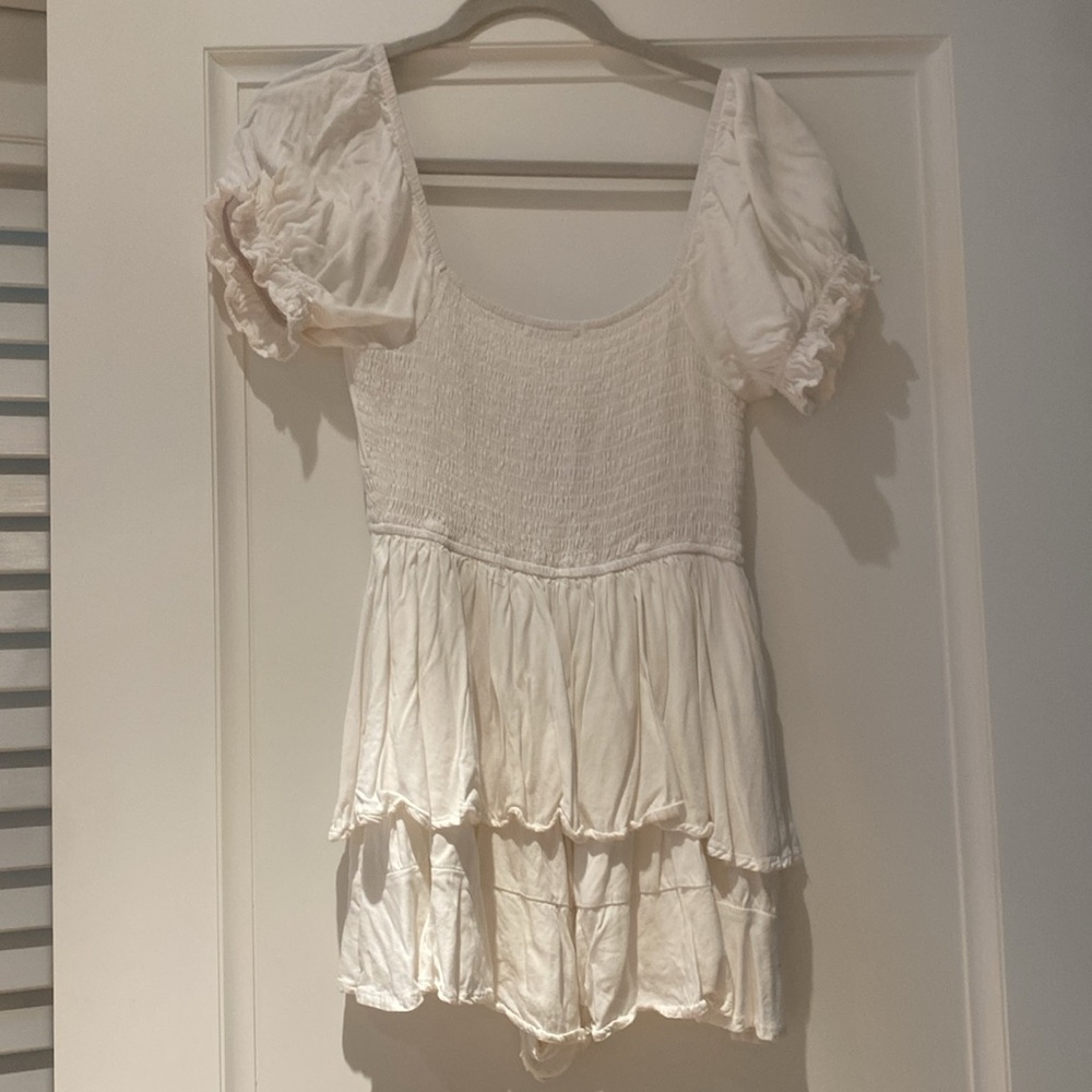 White romper - Picture 2 of 4